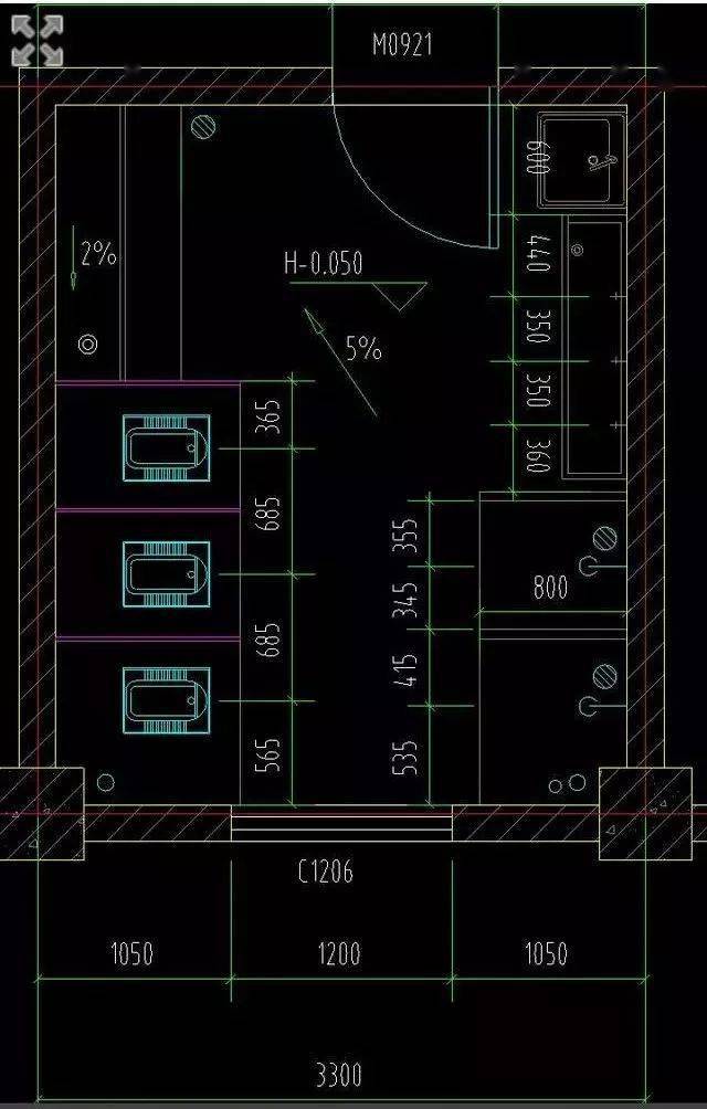 平面图我们可以看到二层整体布局,二层只有一个卫生间,在整个建筑的南