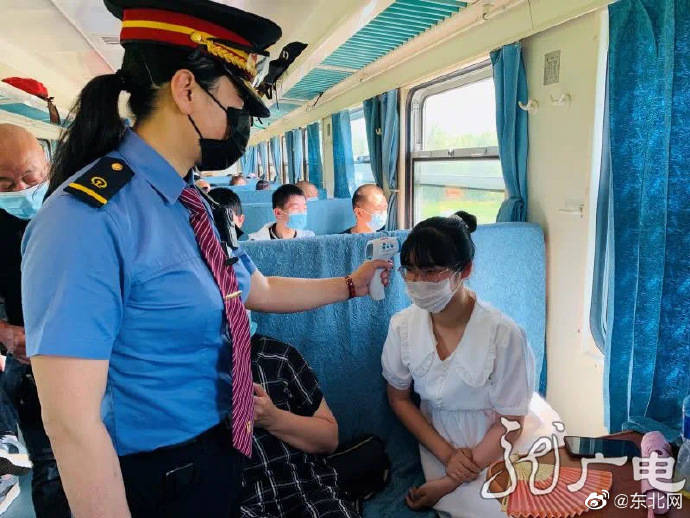 中考|哈铁开通“慢火车”为中考学子逐梦护航