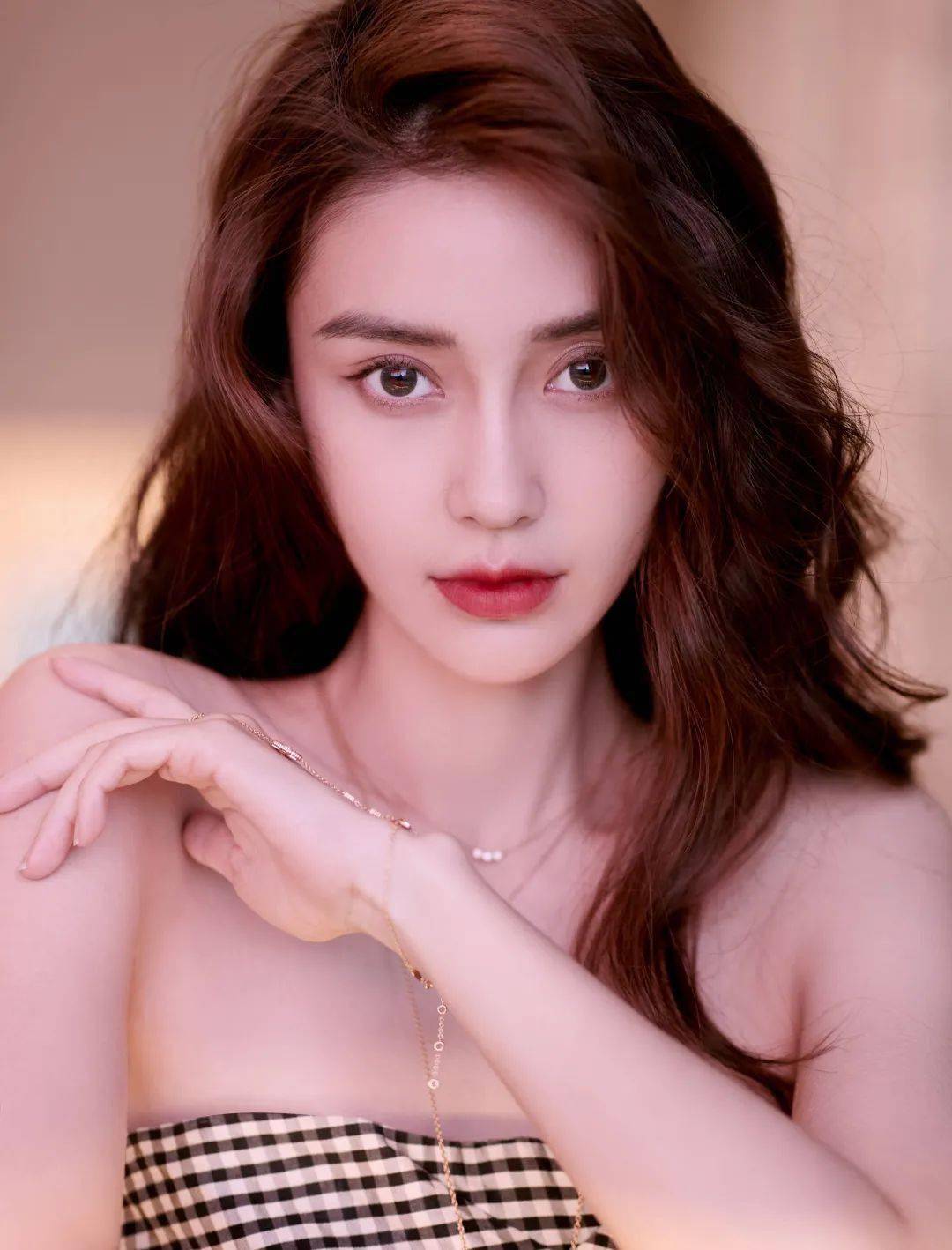 试卷|为什么我没有早点尝试卷发造型