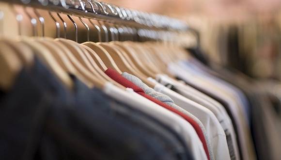疫情|服装业上半年日子不好过，七匹狼、森马服饰、ST步森业绩大幅下滑