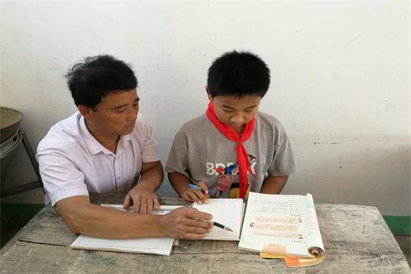 阴李京|临沂蒙阴李京春：38年扎根民族小学写大爱