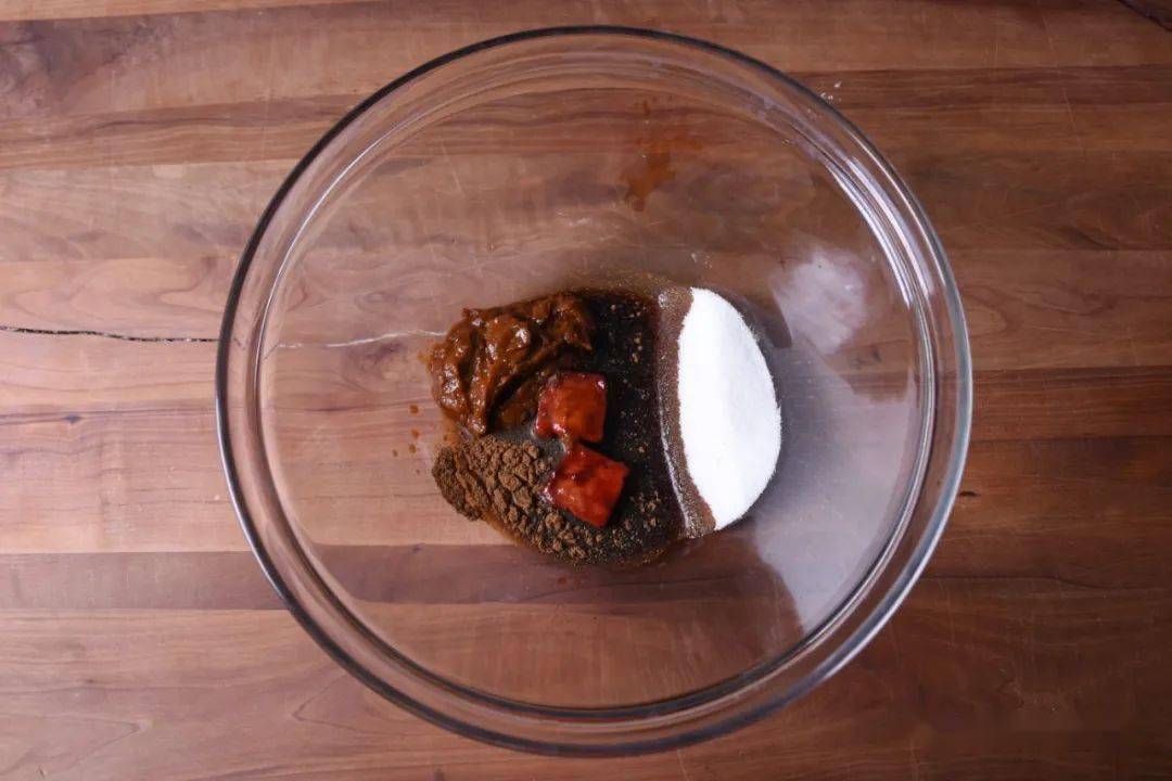 白洋葱|夏天到了怎么能少了美味烧烤？叉烧烤肉串