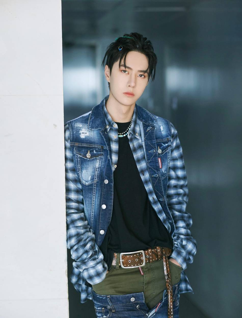 王一博|王一博亮相《这就是街舞3》彩色发辫街头感十足