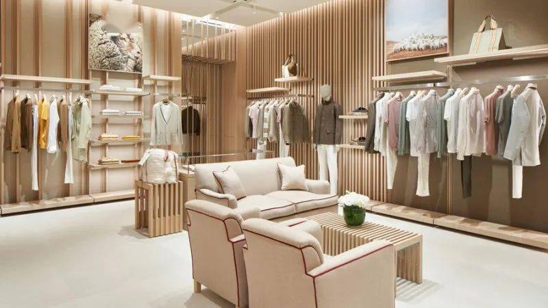 银座|LVMH 在东京银座的两个奢侈品店,丝般金属和水晶玻璃,各有各的高级