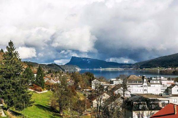 �����ӱ�ȥ���� | ��ʿ��ɽ�Ⱥ��Գ�Ϊ���ӱ��ȡ�