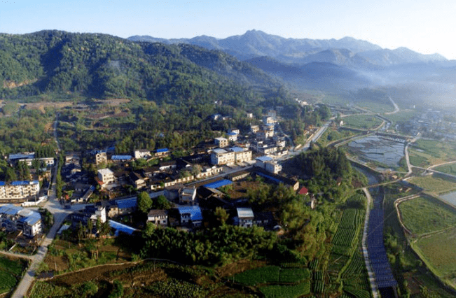 明溪县瀚仙镇龙湖村是北宋大理学家"闽学鼻祖"杨时的故里,龙湖村妇联