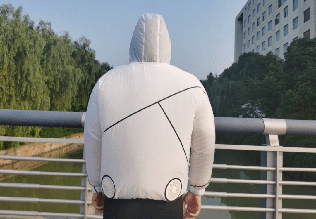 凉风|神器来也~~!又防晒又自带凉风,这个风扇服已在日本火了好多年!夏天户外必备~