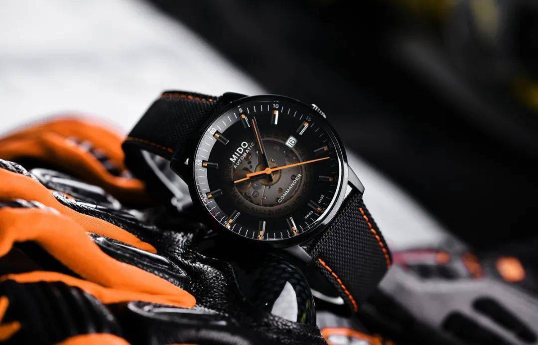 指挥官|7000多就可以买到“半透视”腕表?