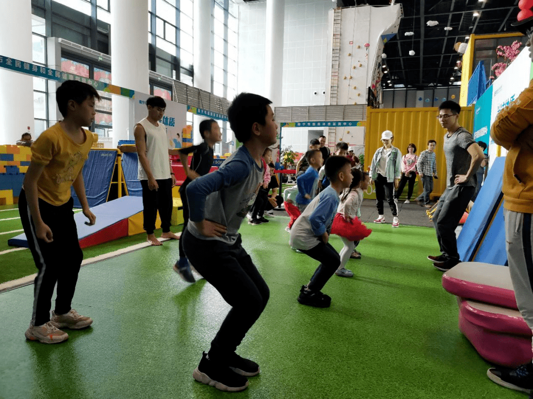 这个夏天,让你刮目相看——小勇士跑酷体适能训练营开