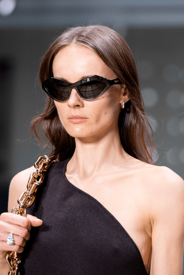 姿势|驾驭「墨镜」的正确姿势来了!这三个款式分分钟起范儿~