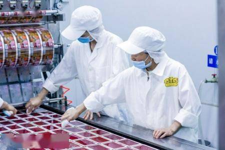 成都|中国川味鸭血“出海”国外餐桌 可卖2美元一盒