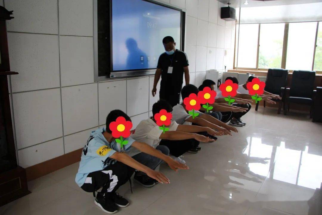 1,对学生进行外科检查