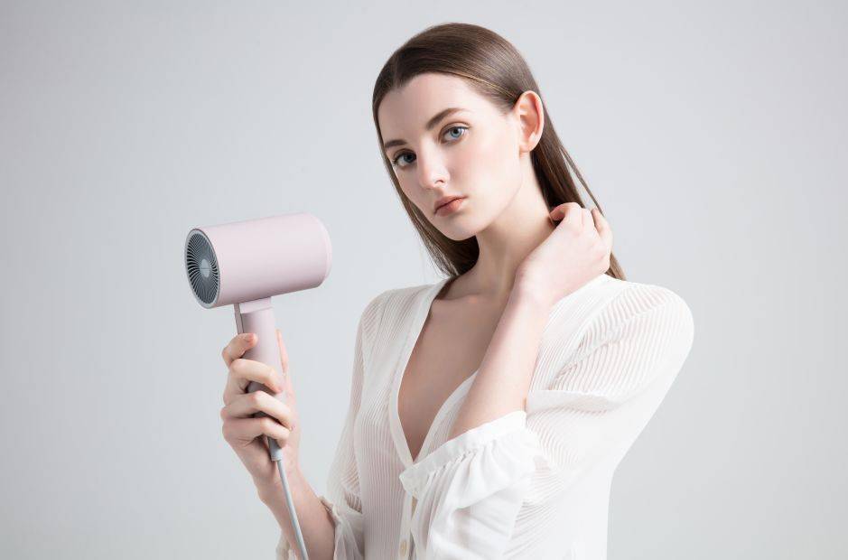 rouge|日本“养发”吹风机，3分钟速干不伤发，吹头像在按摩！