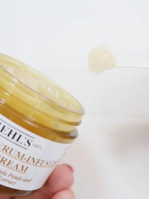 痘痘|大揭秘：她们真的从来不长痘吗？