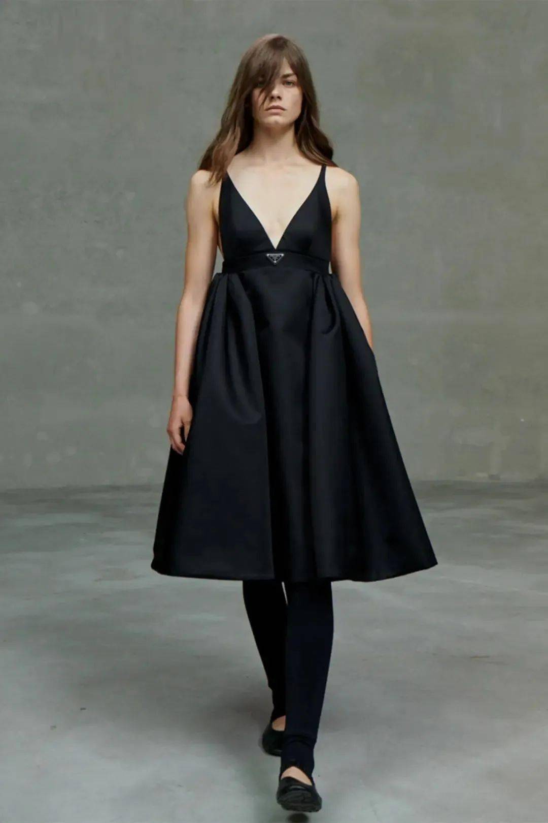 系列|PRADA 2021春夏系列 | 新一季秋衣秋裤玩出性冷淡工业风