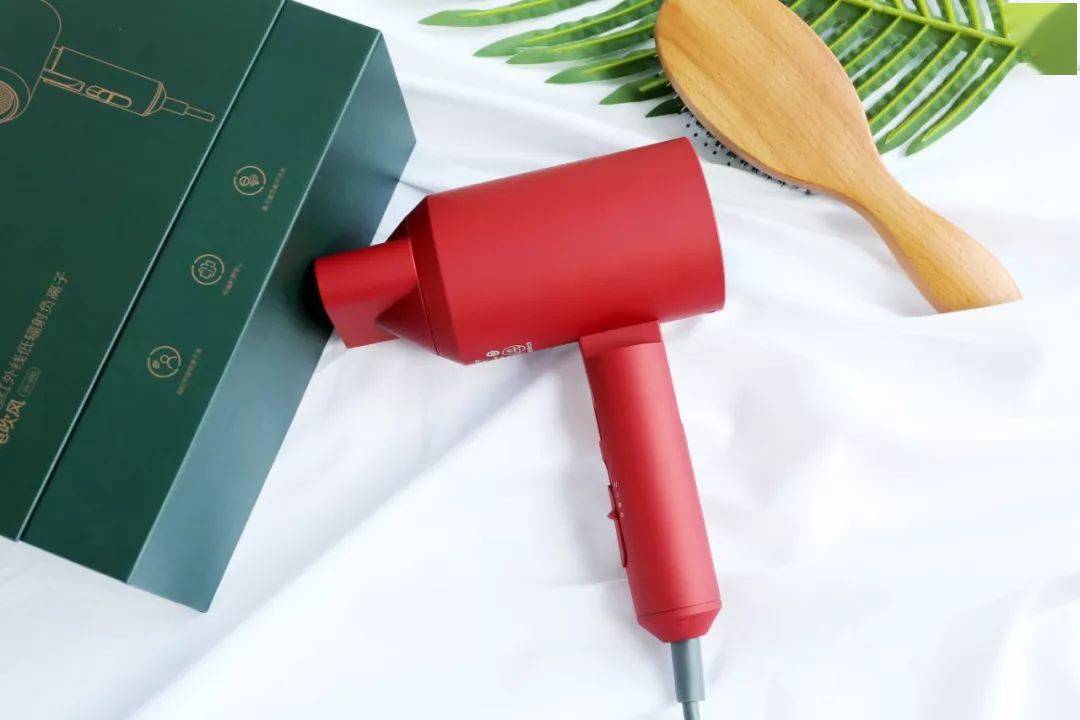 rouge|日本“养发”吹风机，3分钟速干不伤发，吹头像在按摩！