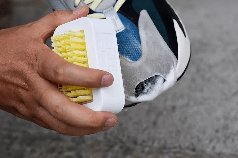 球鞋|来自瑞典的刷鞋神器，让你的战靴返老还童