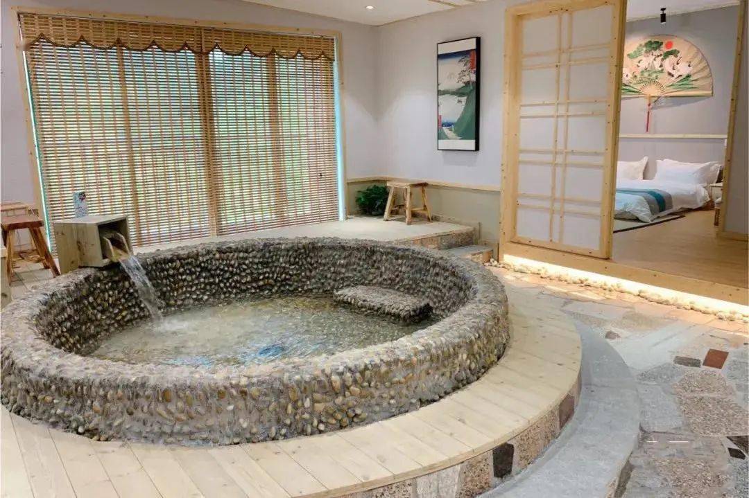 日式豪华含锶温泉泡池,日式茶室,锶温泉日式套房01在地底2300米挖出