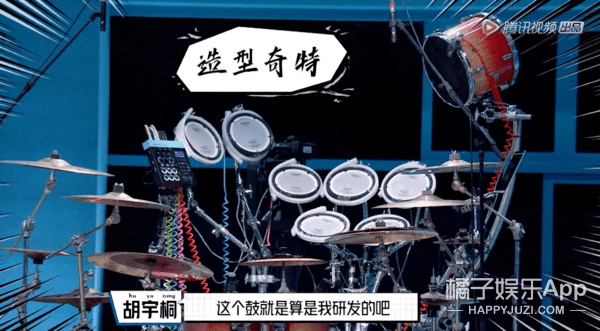 李荣浩|原创李荣浩鼓手现身《明日4》！语录出圈眼神蛊人，是小说在逃男主吧