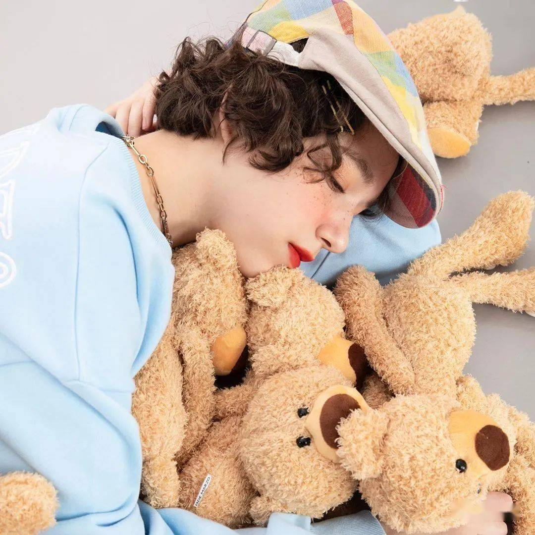 牌子|明星们夏天都穿什么牌子的衣服？