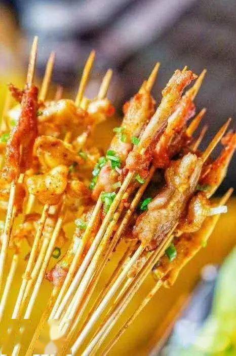 宜宾|特色五花肉+多种荤素烤串+凉拌毛豆+汤包+红糖冰粉~宜宾烤串品牌，正宗川味~【大版烤五花】仅58元享2-3人餐