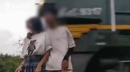 火车|火车被3大学生逼停，原因让人愤怒！这事不是第一回了