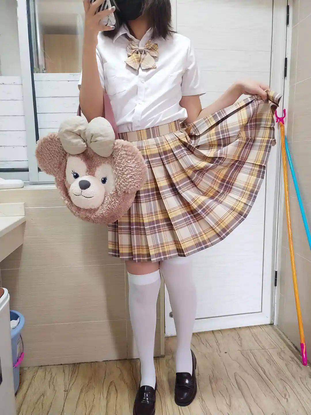 白丝jk小姐姐自拍