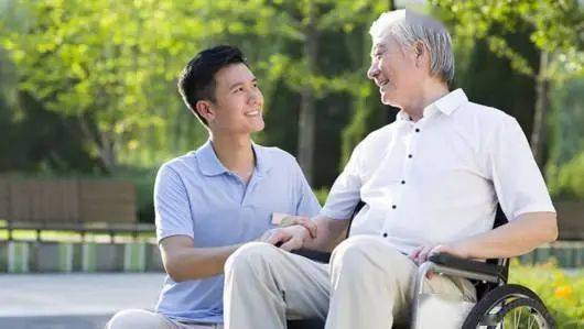 让老人安享幸福晚年 | 人民时评