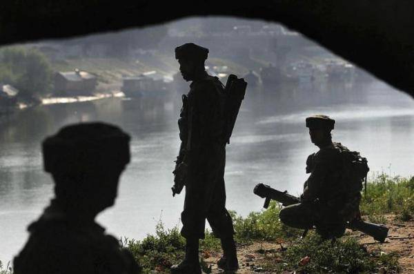 印军|印军一天报告3名士兵非自然死亡：自尽、踩地雷、枪走火