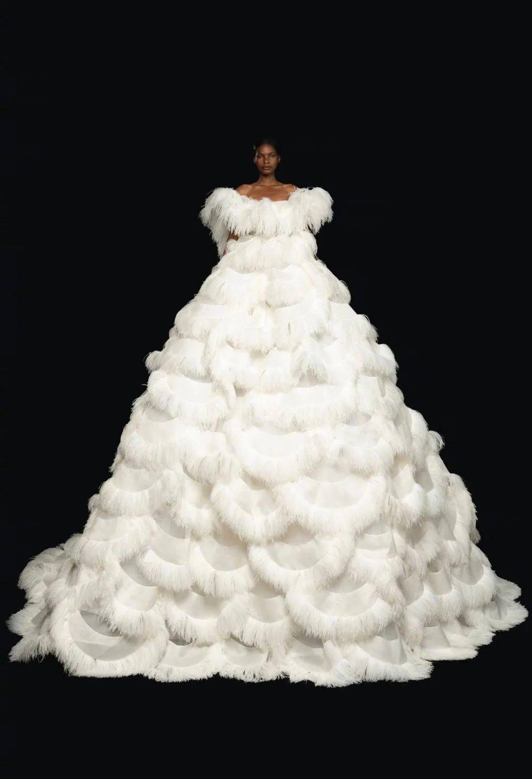 时装|如梦如幻的歌剧魅影,即使不闭上双眼也能看见梦,这一季Valentino高定系列美哭了!