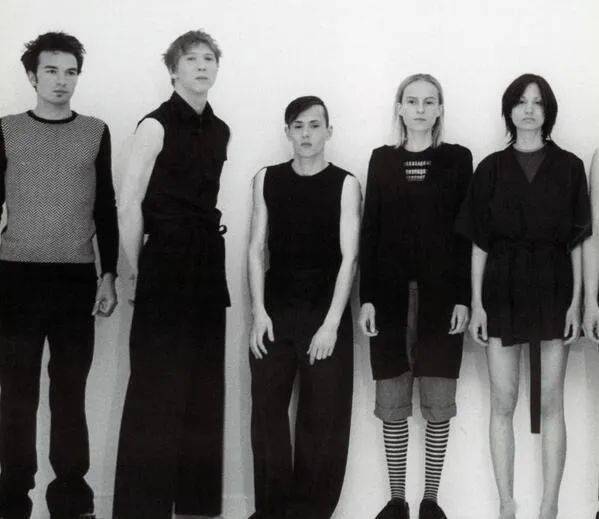 Simons|你愿意花一件单品的钱买一本品牌档案吗？