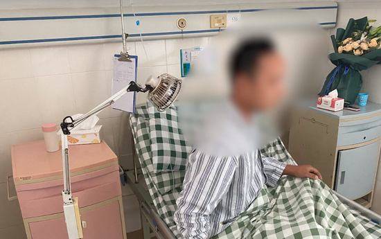 先生|女孩狂喊救命，快递小哥立马停车为她挡刀！一个细节让人鼻酸