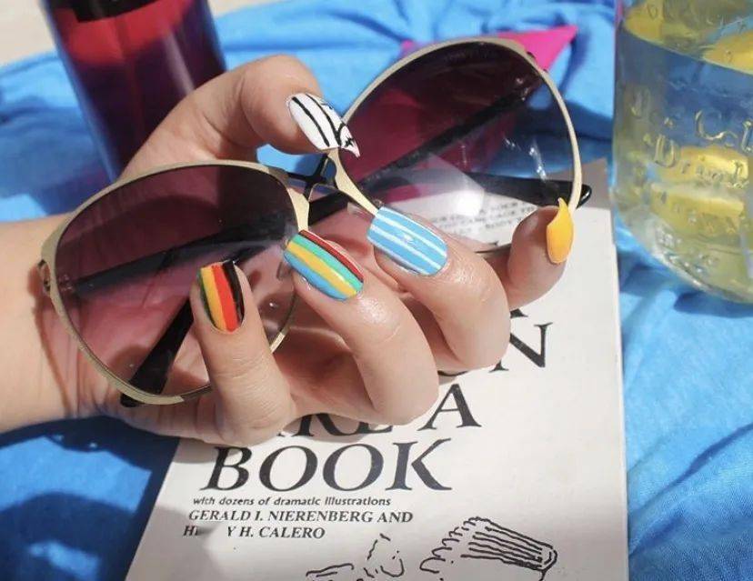 指尖|潮流美甲，藏在指尖的优雅艺术