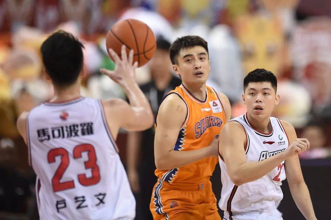 下半场:深圳马可波罗 93:107 上海久事 半场回来,深圳队有所调整