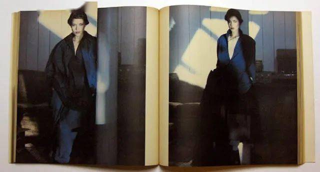 Simons|你愿意花一件单品的钱买一本品牌档案吗？