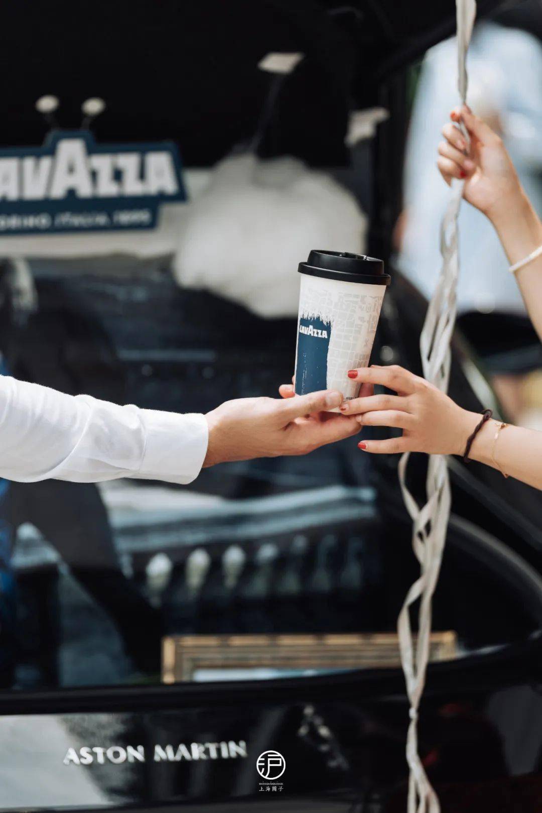 Lavazza|后天静安lady们的咖啡,居然是用阿斯顿马丁送来的!