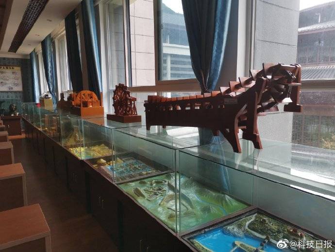 都牛|别人家的中学比大学都牛