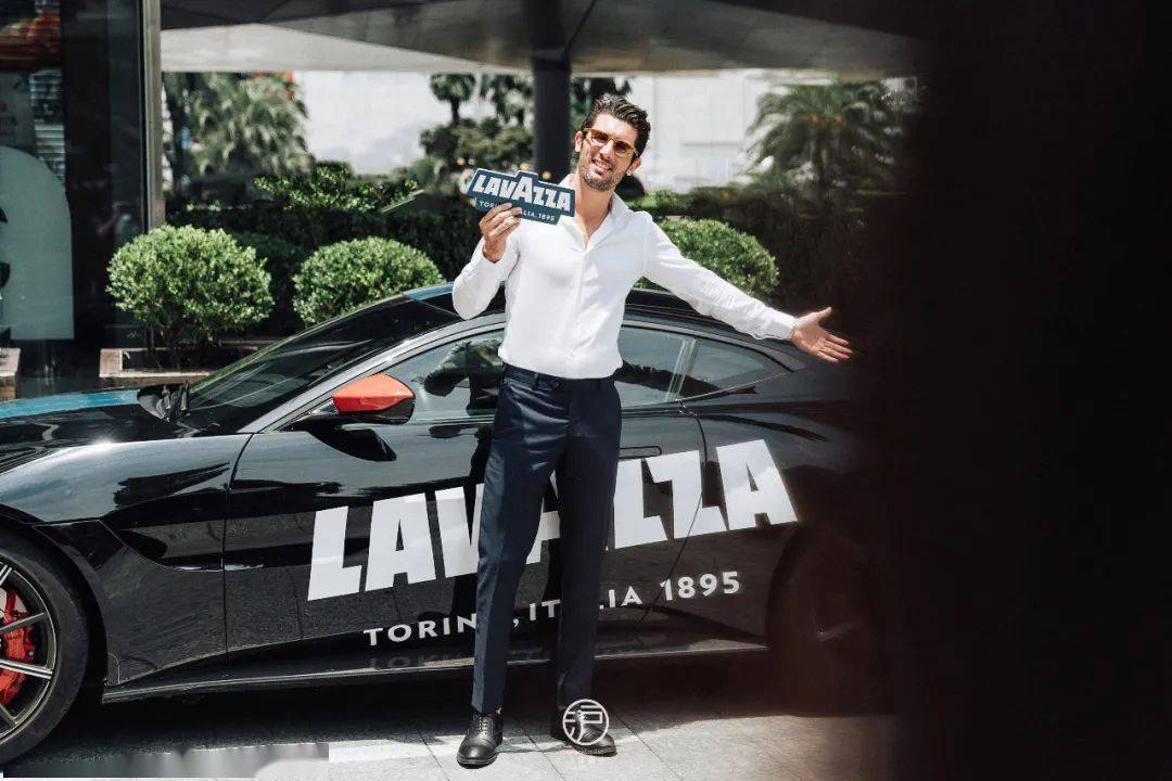 Lavazza|后天静安lady们的咖啡,居然是用阿斯顿马丁送来的!
