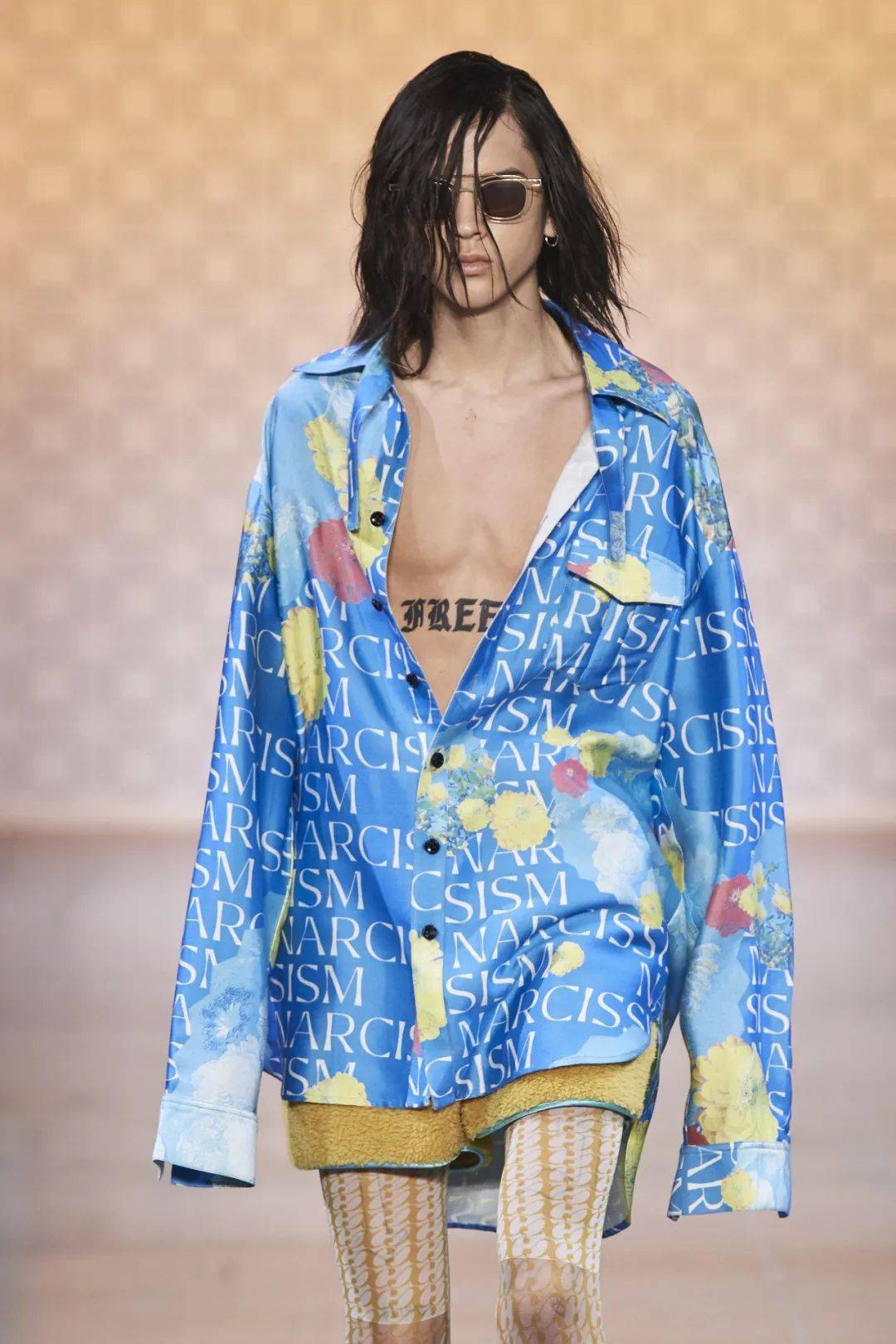 衣柜|“无性别穿搭”正当时,从另一半的衣柜里穿出时髦