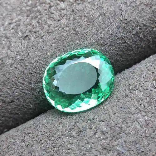 防腐剂|51岁许晴是不是吃了防腐剂？丰乳肥臀蚂蚁腰！都是拿钱堆出来的？