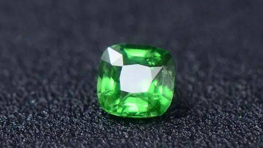 防腐剂|51岁许晴是不是吃了防腐剂？丰乳肥臀蚂蚁腰！都是拿钱堆出来的？