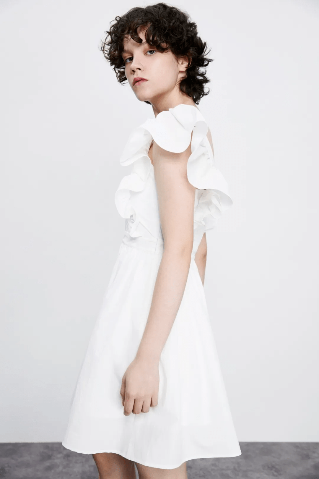 姨太|我在ZARA的打折区，淘到一大波好看的连衣裙！