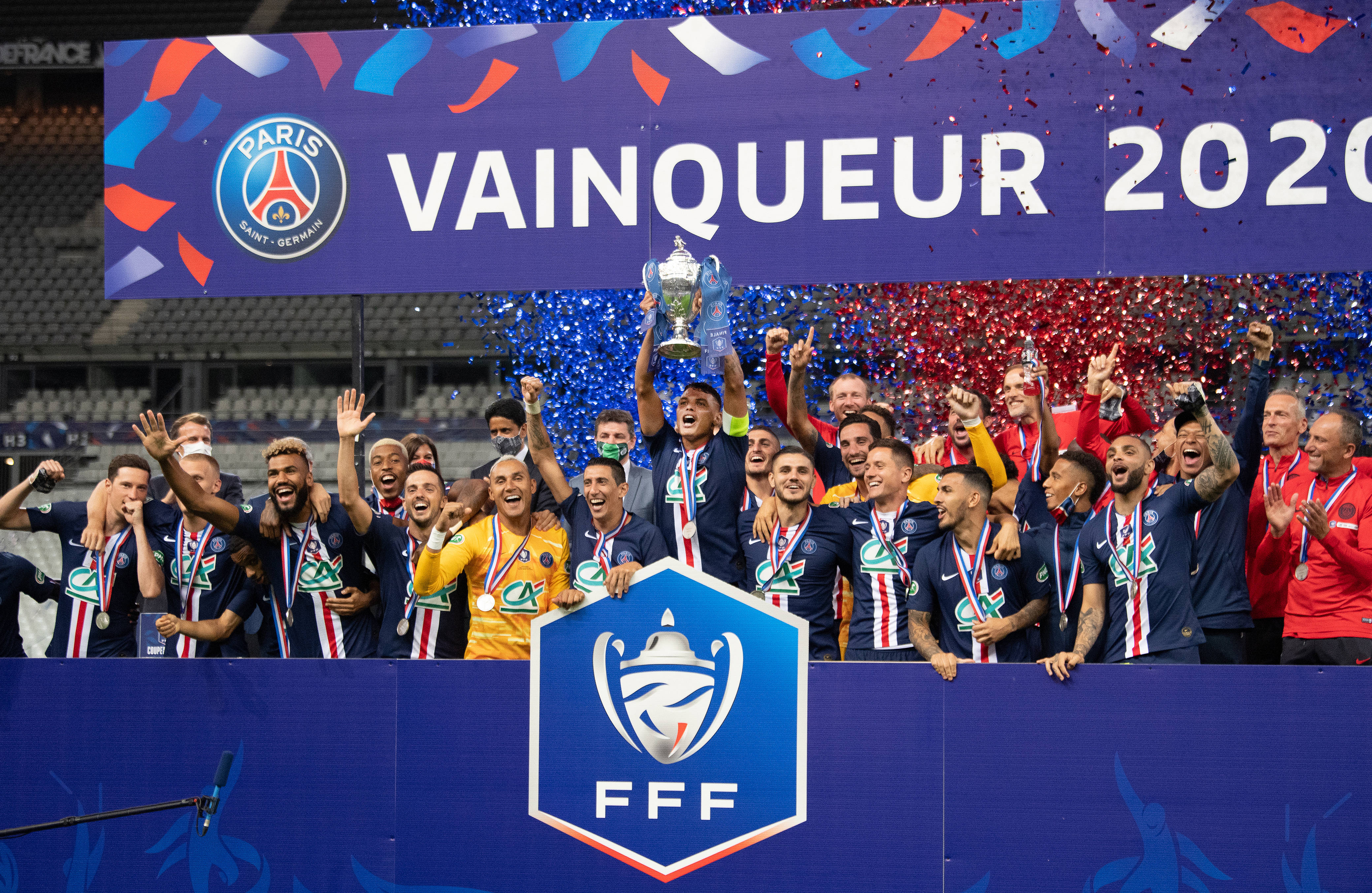 足球——法国杯巴黎圣日耳曼夺冠