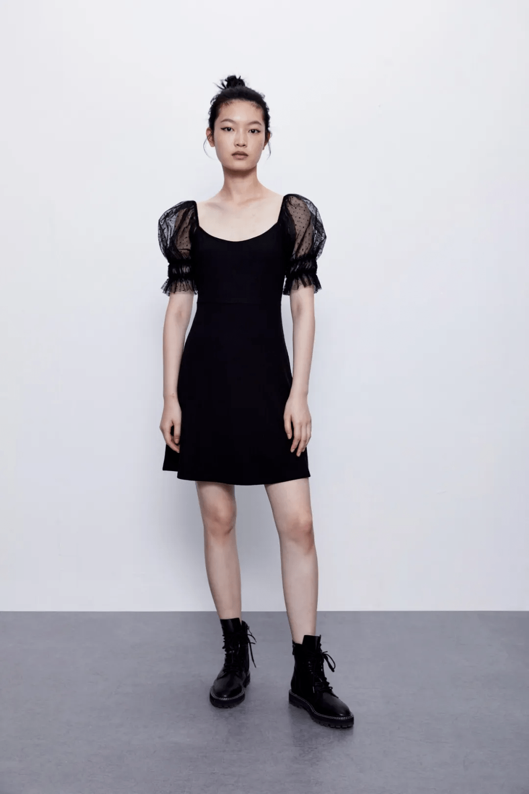 姨太|我在ZARA的打折区，淘到一大波好看的连衣裙！