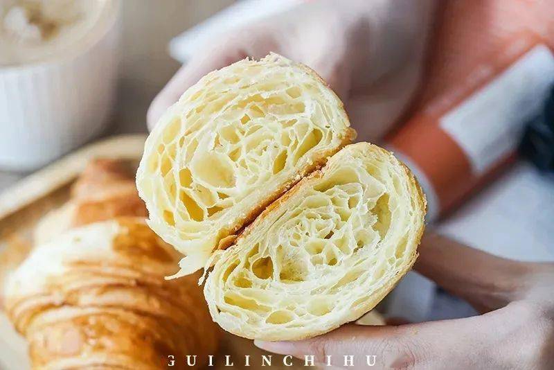 衣服|他把“衣服”卖进可颂面包店，就问香不香？