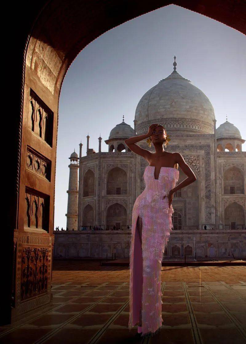 时装周|负重而行的巴黎高定时装周,怎么做才能逆天改命?