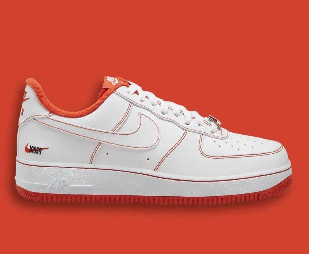 Kobe|一双鞋，让你记得18年前的夏天，“曼巴”在哪里