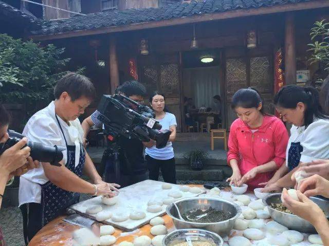 天台好村官杨再兵:带领村民吃上"旅游饭"的"兵书记!