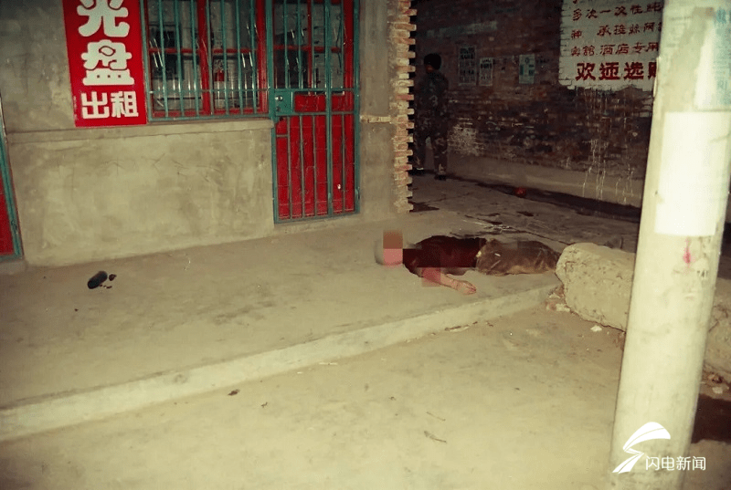 何某强|因差80元餐费引发血案 潜逃22年他们终落网