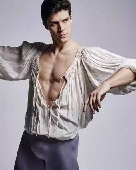 罗伯托·波雷|这个舞台上的王子,绝对秒杀一切小鲜肉!